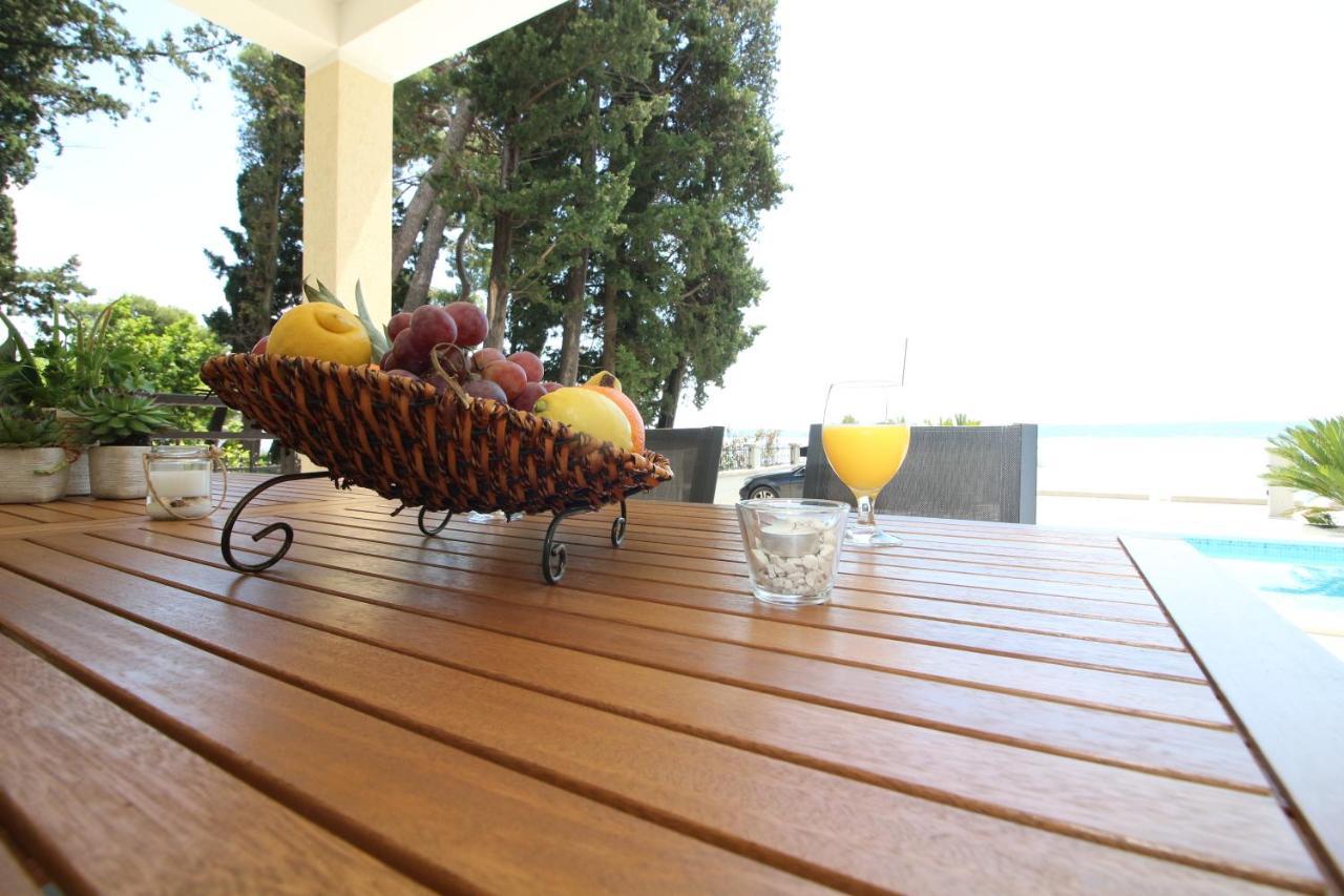 Villa Beachfront Sea Palace Kaštela Екстериор снимка