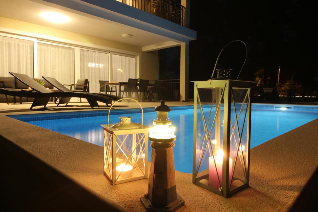 Villa Beachfront Sea Palace Kaštela Екстериор снимка