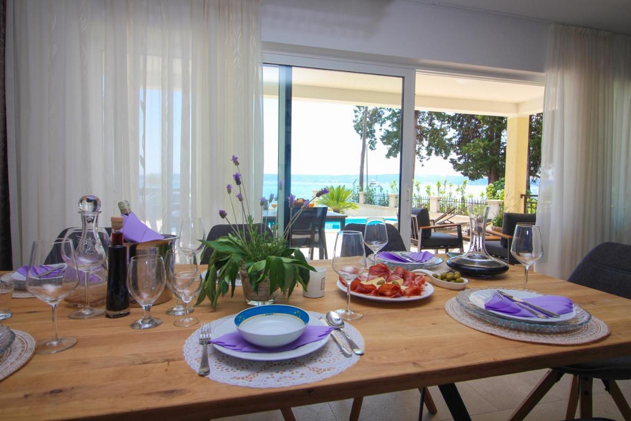 Villa Beachfront Sea Palace Kaštela Екстериор снимка