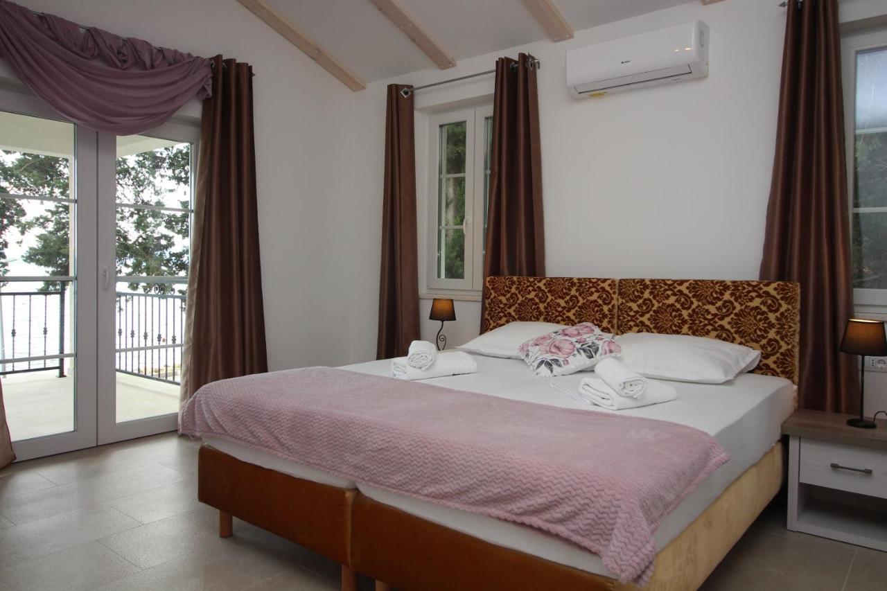Villa Beachfront Sea Palace Kaštela Екстериор снимка