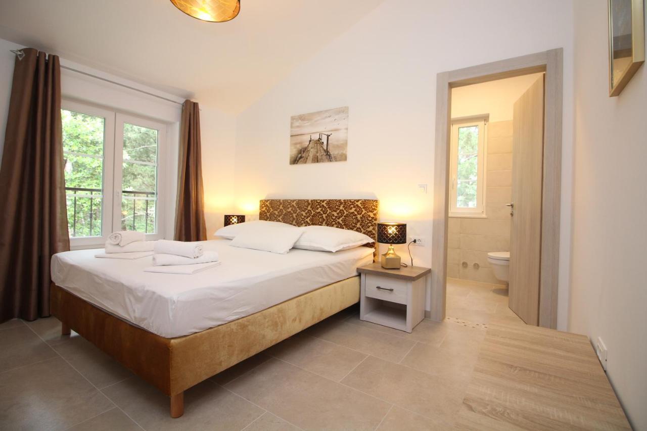 Villa Beachfront Sea Palace Kaštela Екстериор снимка