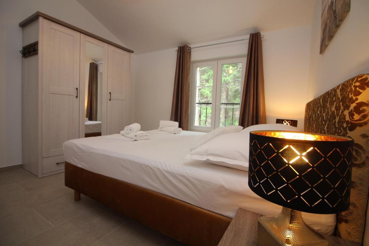 Villa Beachfront Sea Palace Kaštela Екстериор снимка