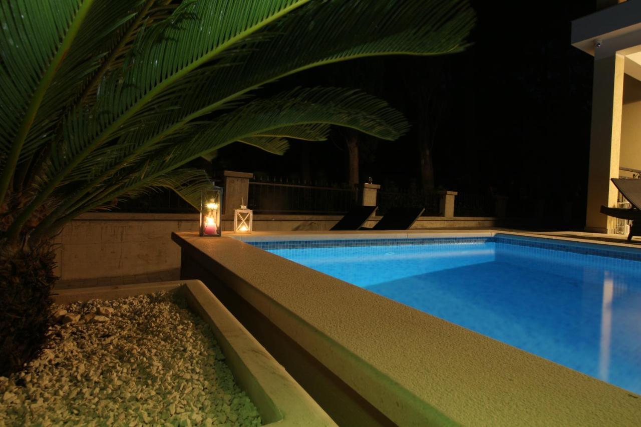Villa Beachfront Sea Palace Kaštela Екстериор снимка